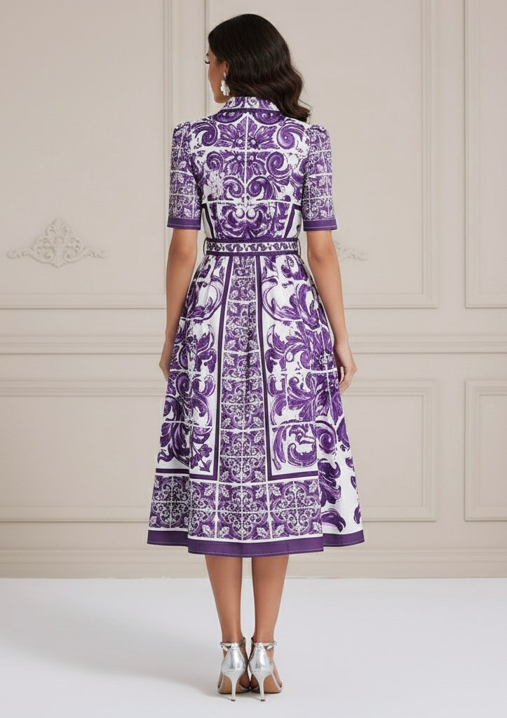 Vestido– Estampa Vintage,, Cintura com Laço, estampa DG