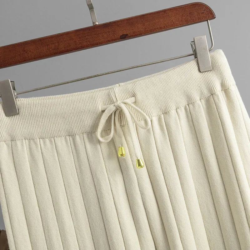 Conjunto Tricô Grosso com Blusa Gola Alta e Calça de Cintura Alta