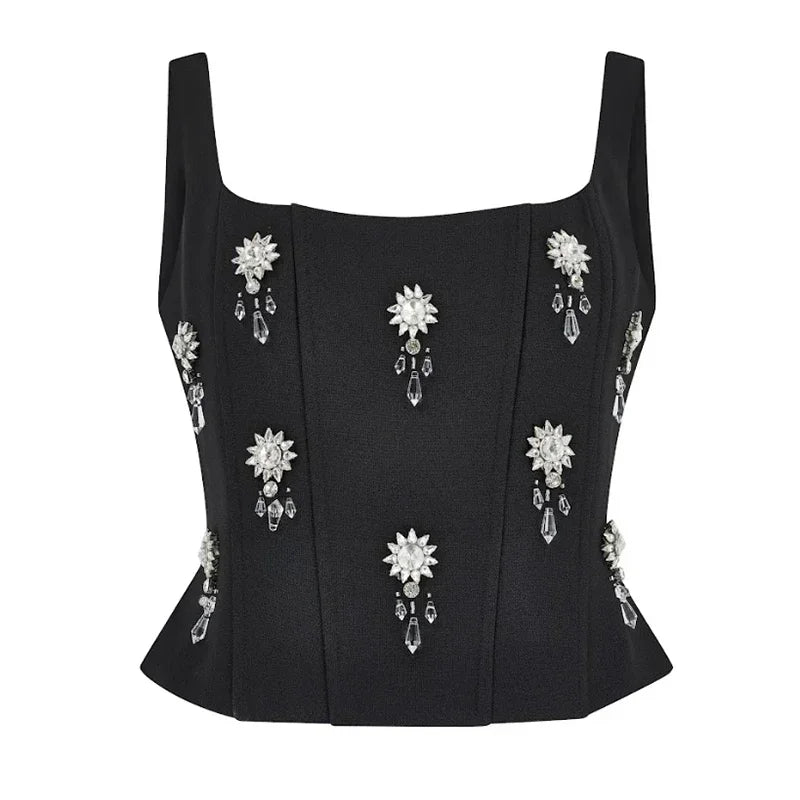 Conjunto Elegante de Top Halter com Flor de Strass e Saia de Cintura Alta