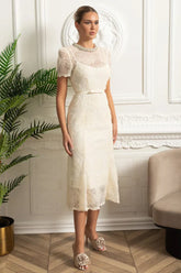 Vestido Longo – Luxo, Bordado em Renda, Detalhes com Diamantes e Cristais, Manga Curta Transparente, Modelo Midi