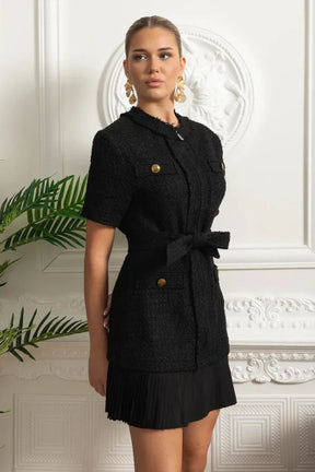 Vestido Vintage em Tweed – Elegância, Gola Redonda, Modelagem Slim e Fechamento com Zíper