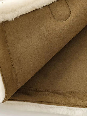 Casaco Feminino de Pelúcia Grossa com Fecho Frontal e Mangas Longas