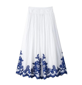 Conjunto Elegante – Camisa Bordada E Saia Plissada