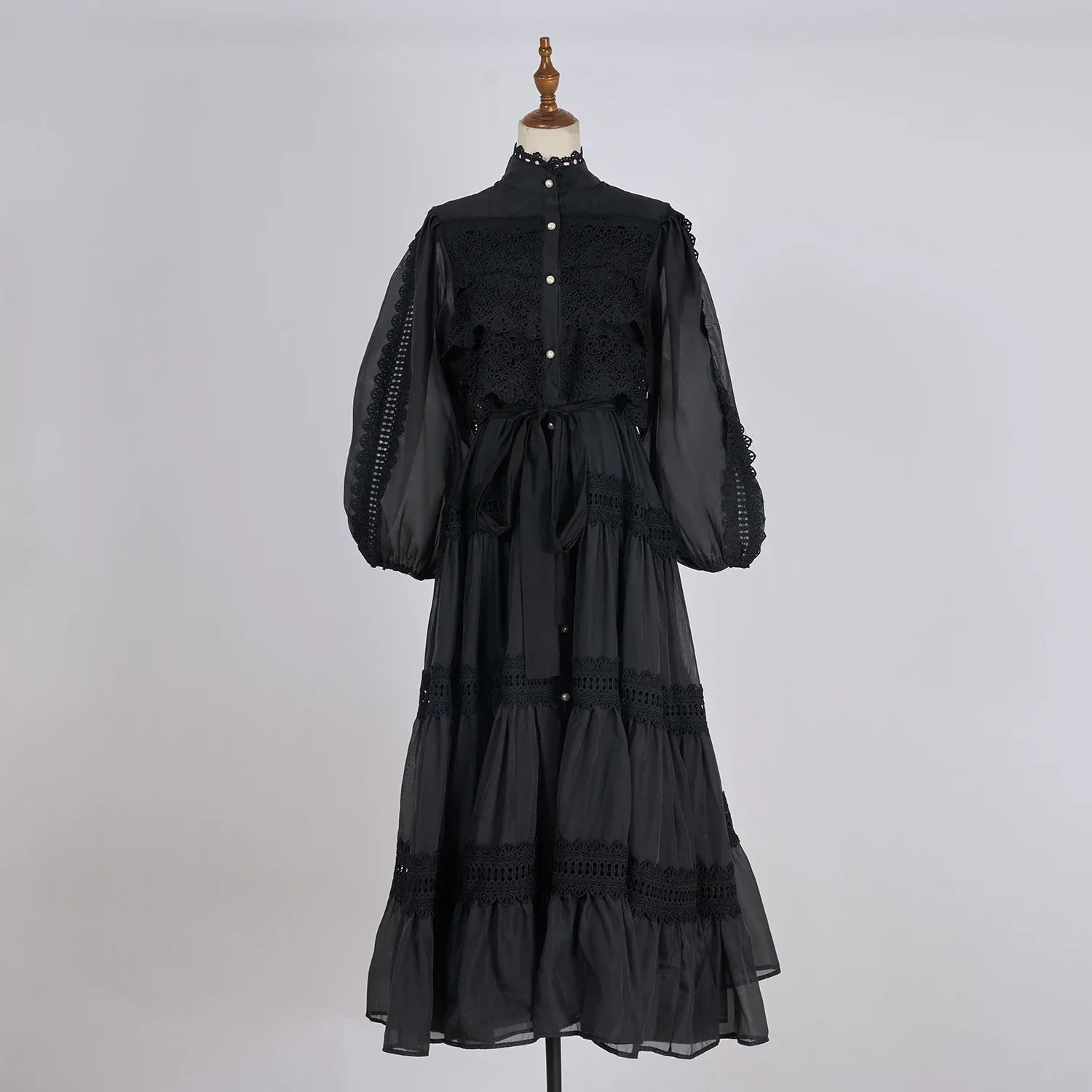 Vestido Lumière – Edição Exclusiva com Renda Bordada