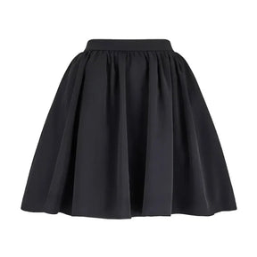 Conjunto Elegante de Top Halter com Flor de Strass e Saia de Cintura Alta