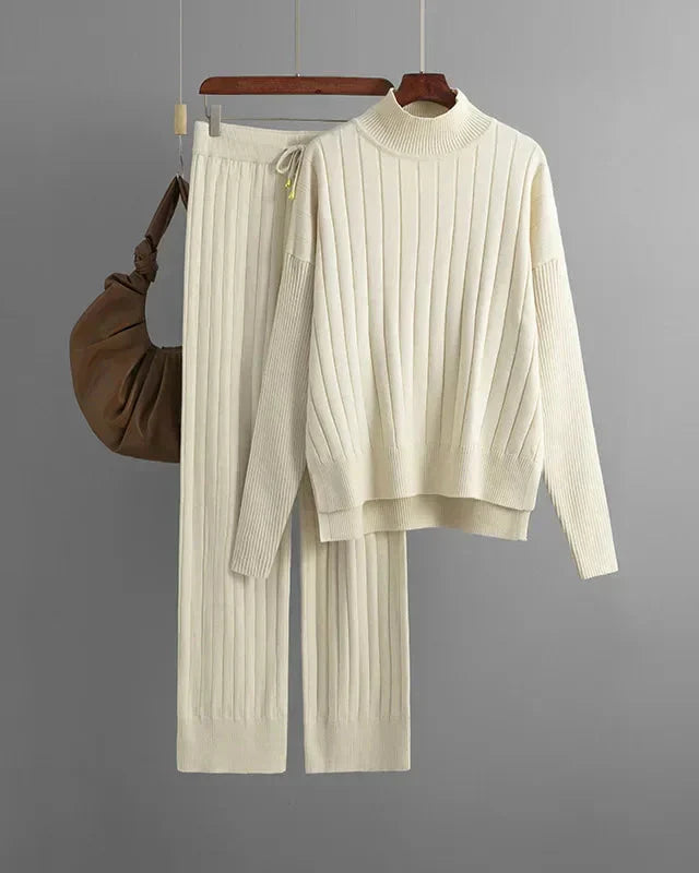 Conjunto Tricô Grosso com Blusa Gola Alta e Calça de Cintura Alta