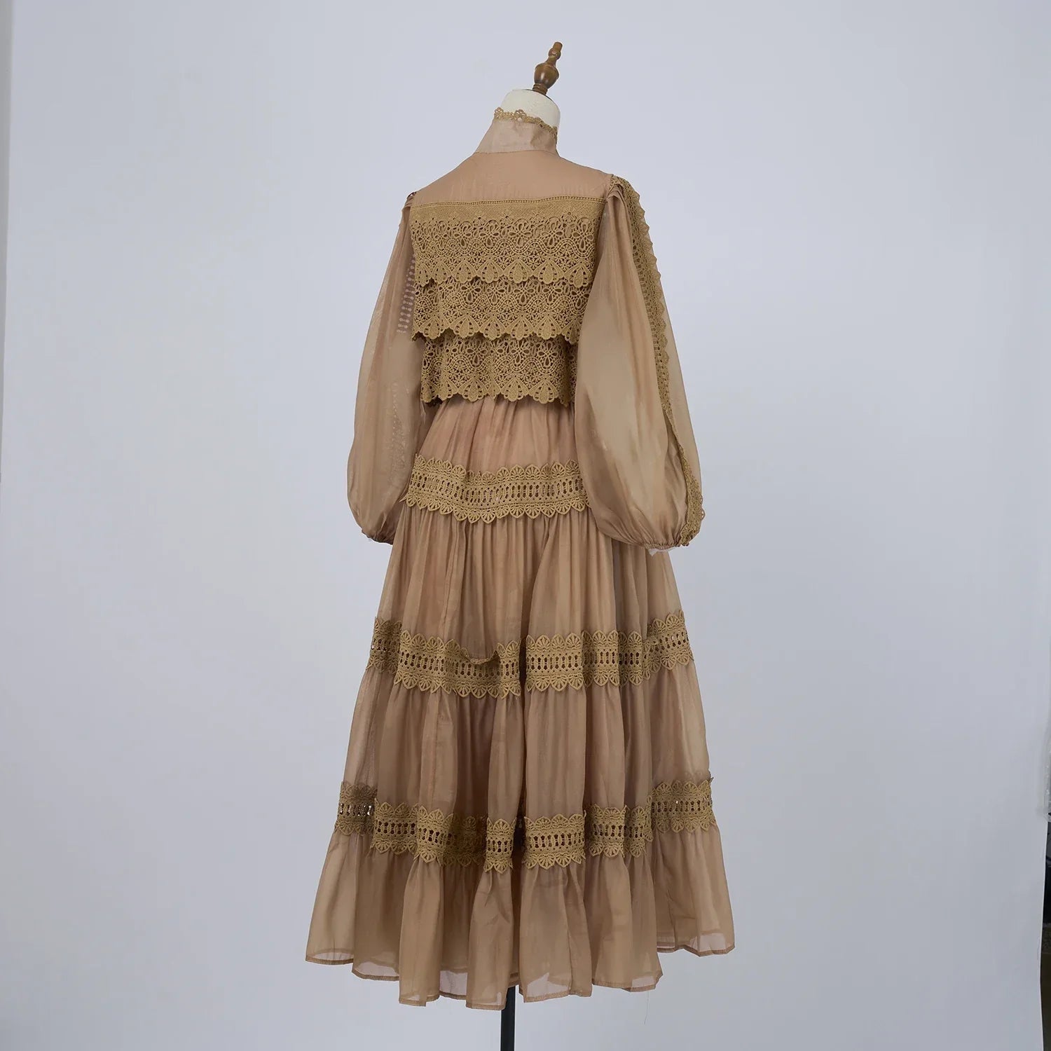 Vestido Lumière – Edição Exclusiva com Renda Bordada