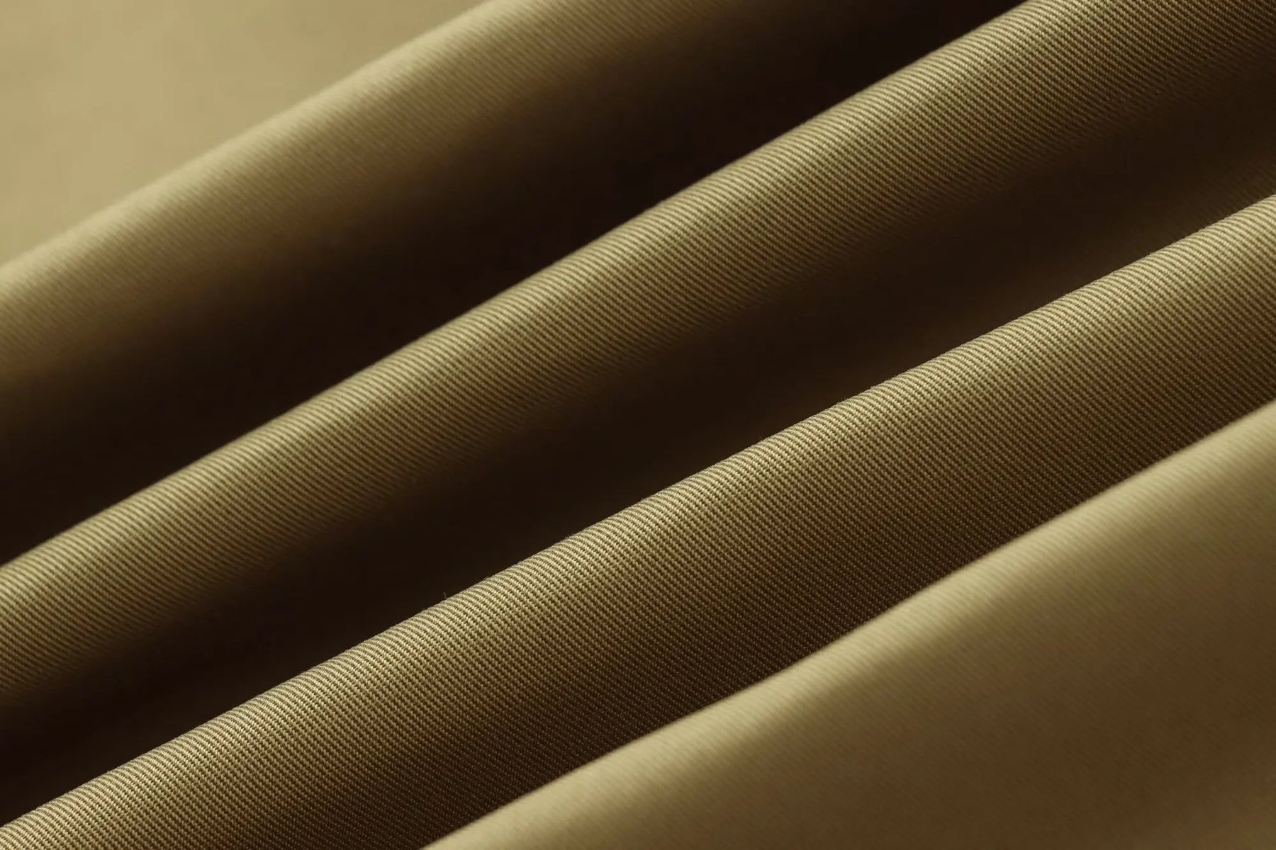 Conjunto Feminino Elegante com Casaco de Bolsos e Calça de Alfaiataria