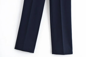 Conjunto Feminino Versátil – Blusa Básica com Recortes e Calça Reta Cintura Alta