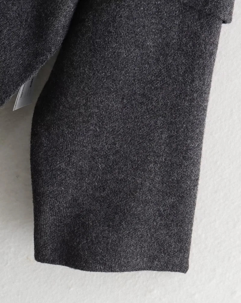 Casaco com Gola Assimétrica – Inverno com Estilo e Conforto