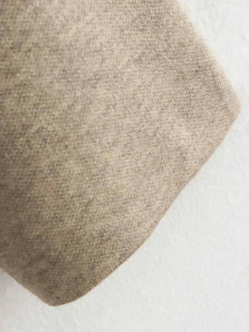 Casaco com Gola Assimétrica – Inverno com Estilo e Conforto