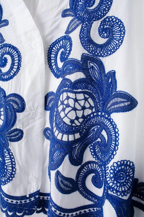Conjunto Elegante – Camisa Bordada E Saia Plissada