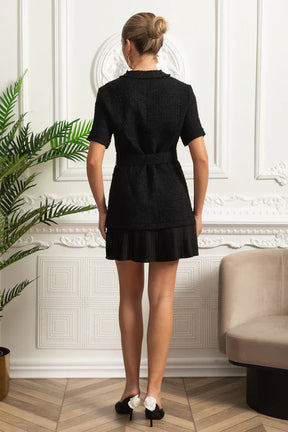 Vestido Vintage em Tweed – Elegância, Gola Redonda, Modelagem Slim e Fechamento com Zíper