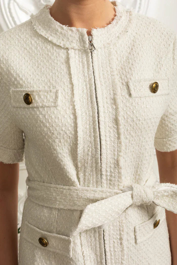 Vestido Vintage em Tweed – Elegância, Gola Redonda, Modelagem Slim e Fechamento com Zíper