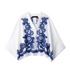 Conjunto Elegante – Camisa Bordada E Saia Plissada