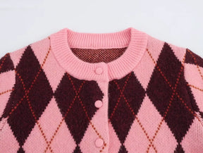 Cardigan Feminino em Tricô Jacquard – Estampa Argyle, Gola Redonda e Botões Frontais