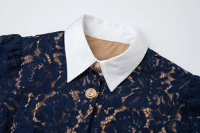 Vestido de Renda Luxo – Bordado Elegante, Botões Metalizados, Manga Curta