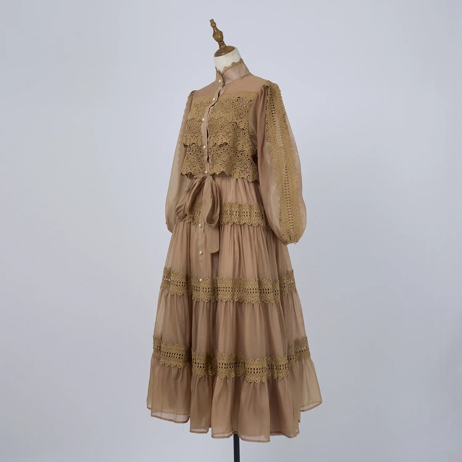Vestido Lumière – Edição Exclusiva com Renda Bordada
